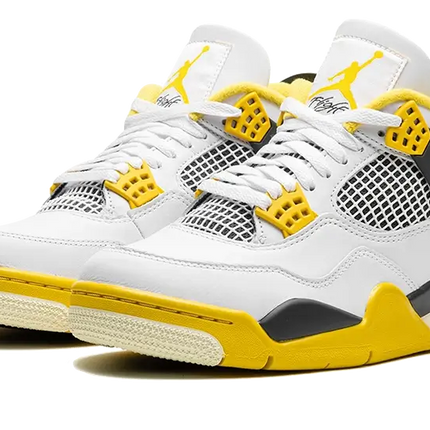 Air Jordan 4 Retro "Vivid Sulfur"